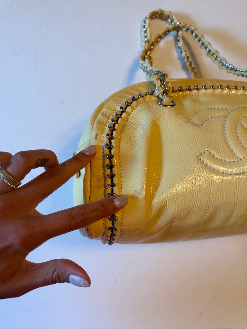 CHANEL Pale Yellow modern bowling chain bag - Picture 2 of 12